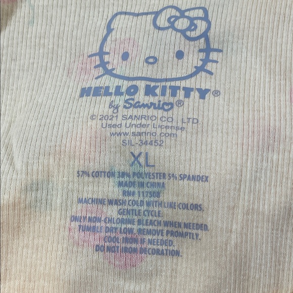 HELLO KITTY by SANRIO Cherry’s Button Front Top Long Sleeves Size XL - Picture 6 of 7